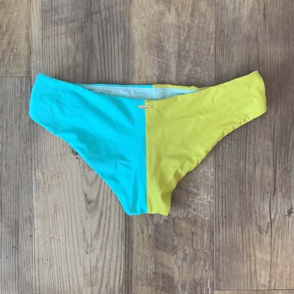 Victoria’s Secret The Cheeky Hipster Bikini Bottom Size Small - Picture 3 of 4